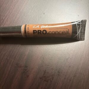 LA Girl Pro Conceal -‎ Tan